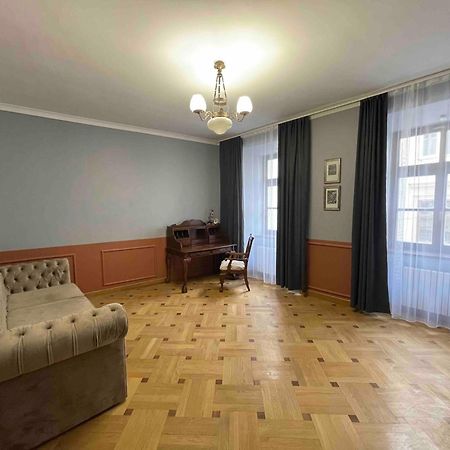 Tut Staroevreyska With Terrace Apartment Lviv Exterior photo
